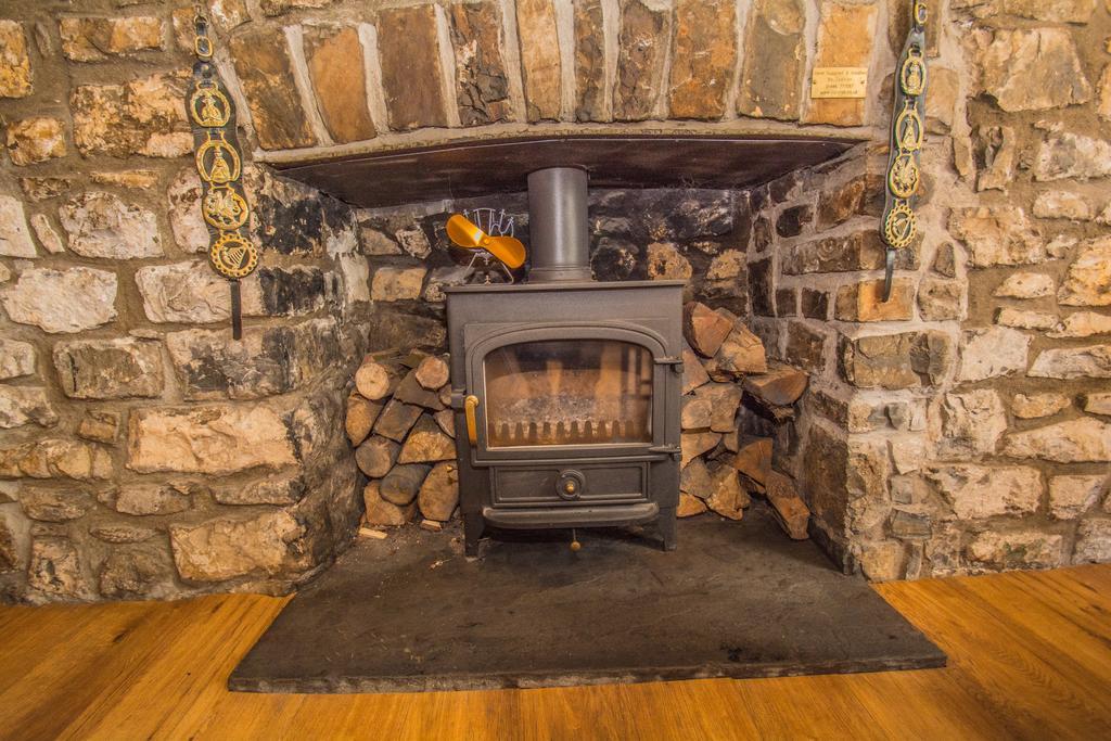 Victoria Inn Cowbridge Zewnętrze zdjęcie