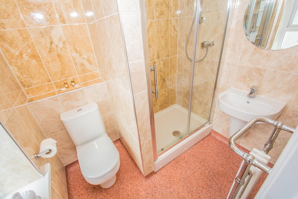 Victoria Inn Cowbridge Zewnętrze zdjęcie