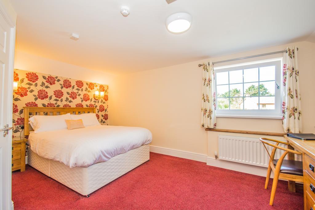 Victoria Inn Cowbridge Zewnętrze zdjęcie